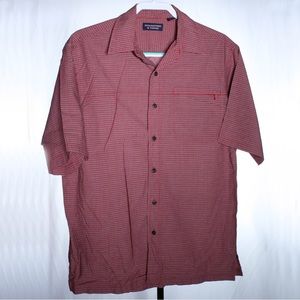 Roundtree & Yorke Men's Medium Red Check Zip Pocket Short Sleeve Button Up Shirt